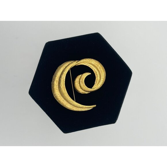 Vintage Gold Tone Brooch Circle Feathers Leaf 2" - Picture 3 of 6